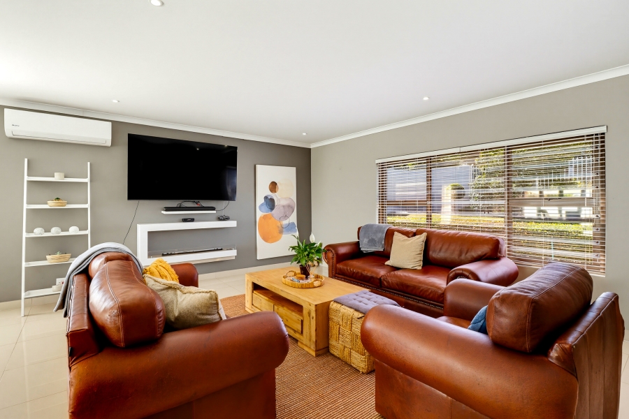 4 Bedroom Property for Sale in Pearl Marina Western Cape
